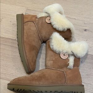 UGG Chestnut Suede Boots with Cream Shearling Cuff Size 8